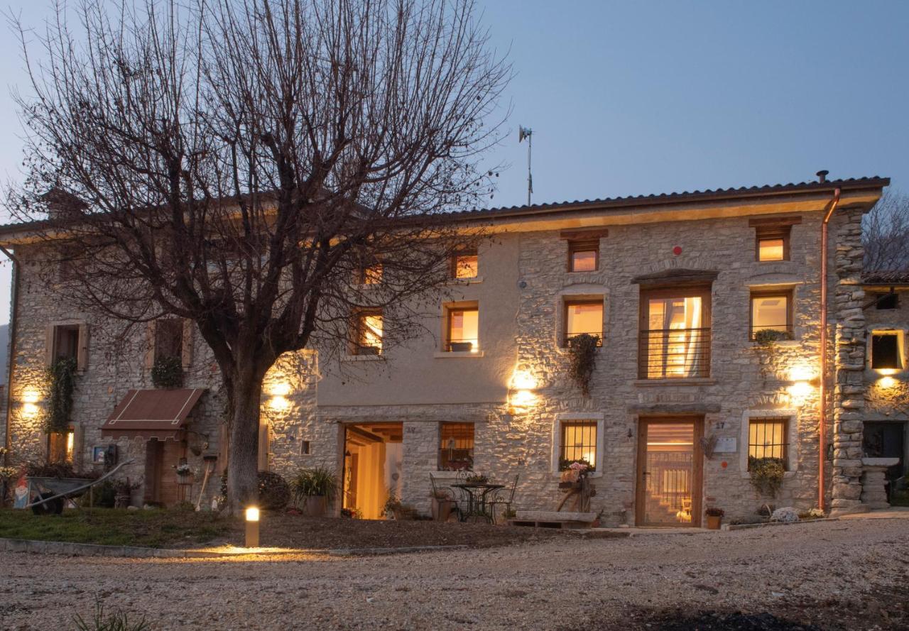 Agriturismo Casaborgomarche Valdobbiadene Exterior foto